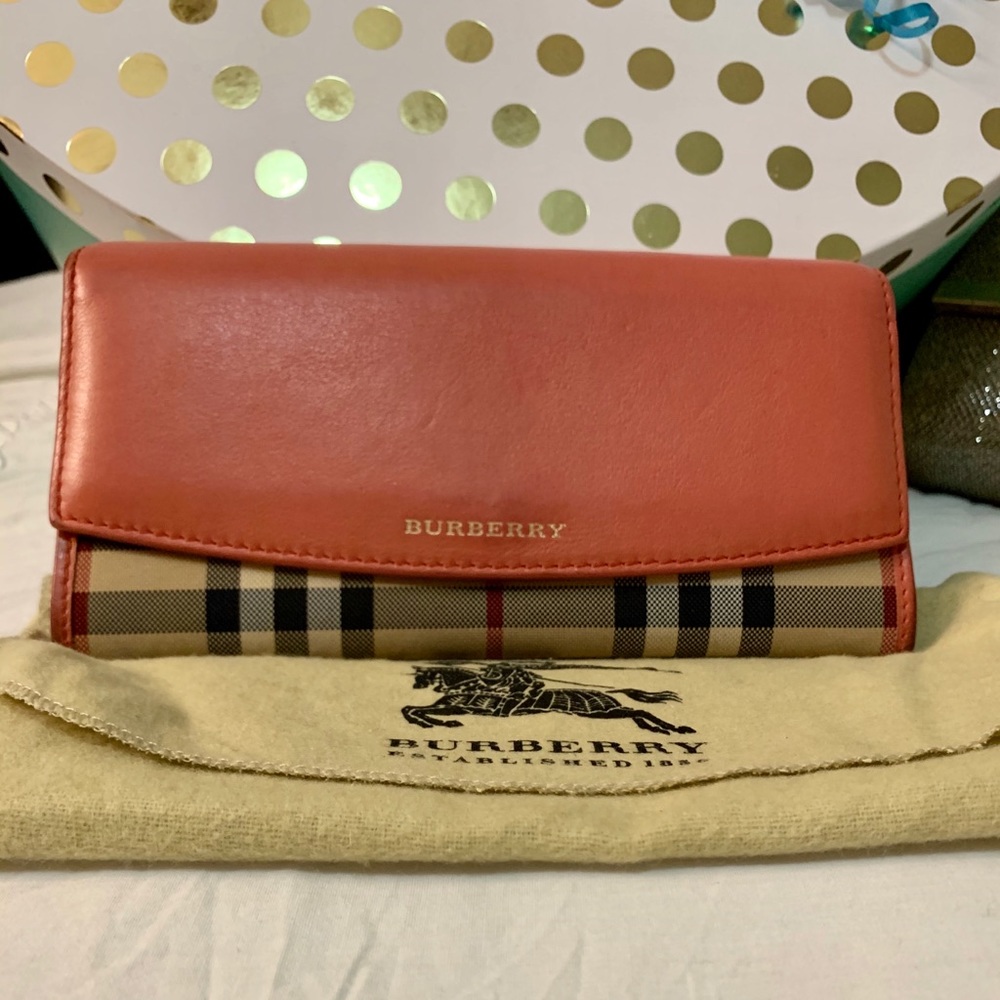 🌟Authentic beautiful Burberry Wallet🌟